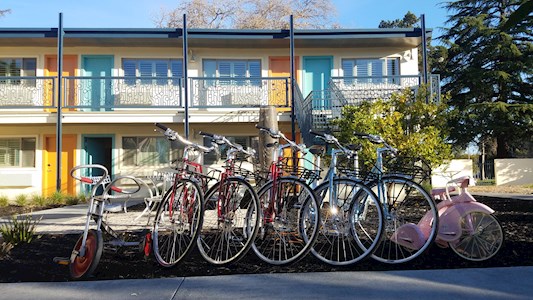 Thumbnail image for Astro Motel: Catering to the Cycling Crowd